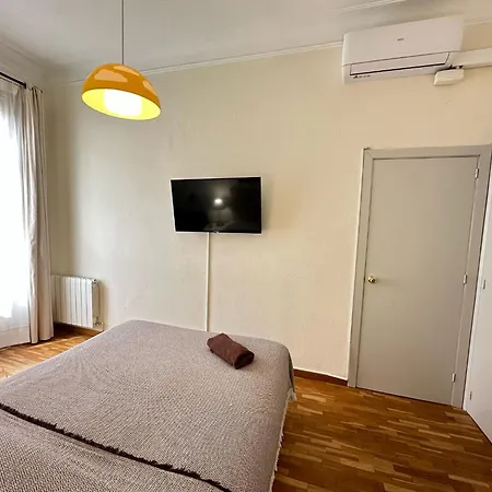 Aribau Bed & Breakfast