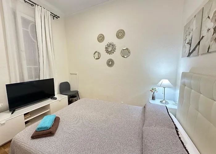 Aribau Bed & Breakfast *